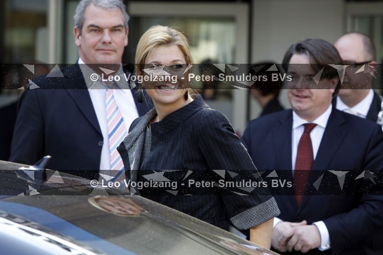 Veldhoven 13 april 2010
Prinses Maxima en Wolter Kroes bij het prinses Maxima ziekenhuis.
Peter Smulders bv