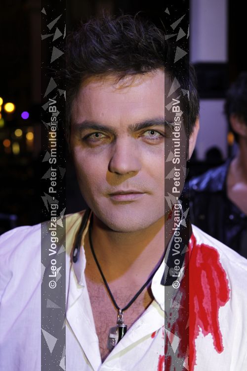 Amsterdam 27 maart 2010
Vampire feest in de schouwburg van Amsterdam. Mike Starink met een vriend
Peter Smulders bv