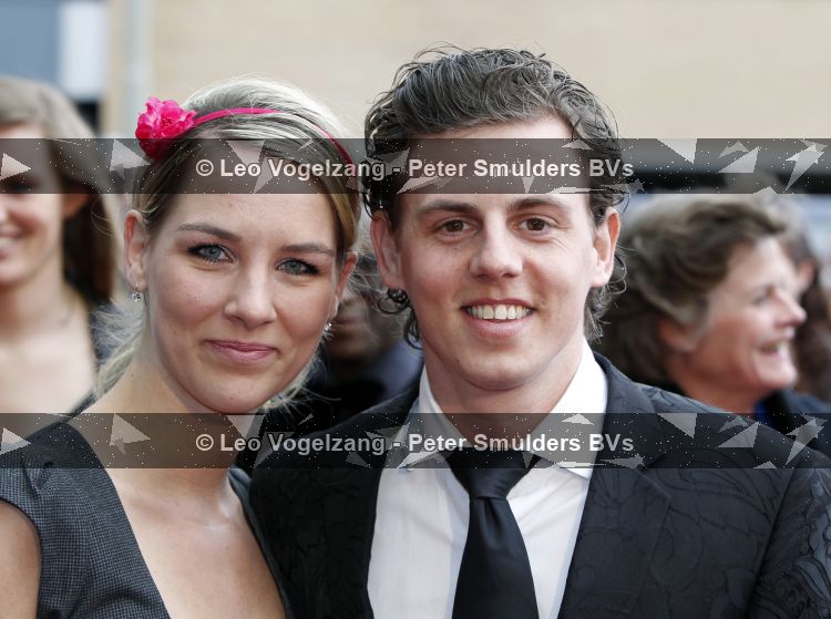 Scheveningen 11 april 2010
Premiere Mary Poppins in het circustheater. Mike Weerts met vriendin
Peter Smulders bv