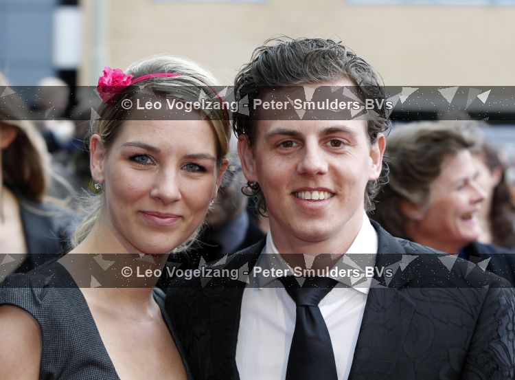 Scheveningen 11 april 2010
Premiere Mary Poppins in het circustheater. Mike Weerts met vriendin
Peter Smulders bv