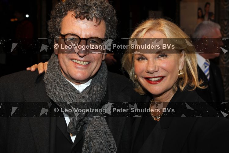 Amsterdam 12 april 2010
Premiere de gelukkige huisvrouw in Tuschinski. Monique v d Ven en Edwin de Vries
Peter Smulders bv