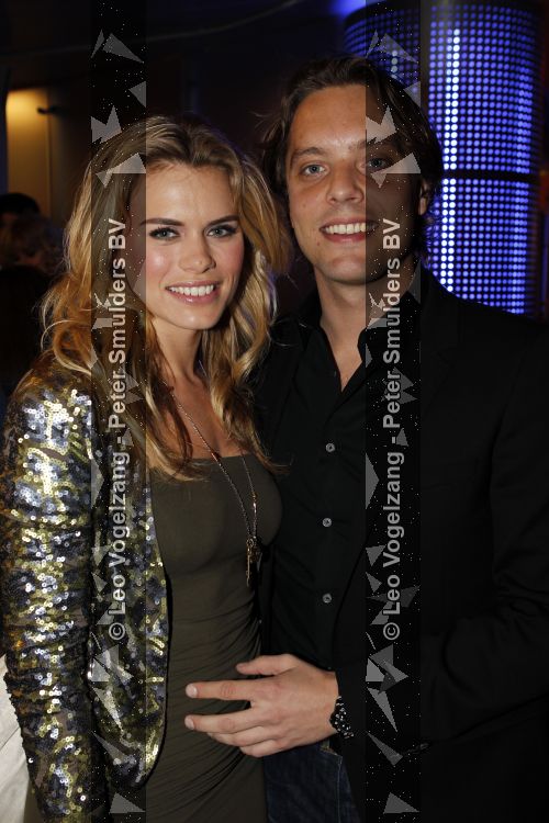 Amsterdam 26 maart 2010
Premiere Michael jackson in de heineken music hall. Nicolette v Dam met vriend Bas Smit
Peter Smulders bv