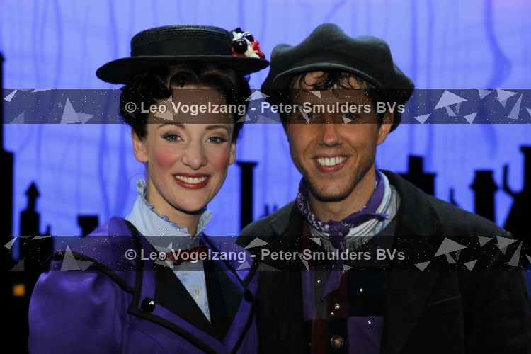 Scheveningen 11 april 2010
Premiere Mary Poppins in het circustheater met Noortje Herlaar en William Spaay Maike Boerdam en Hugo Haenen.
Peter Smulders bv