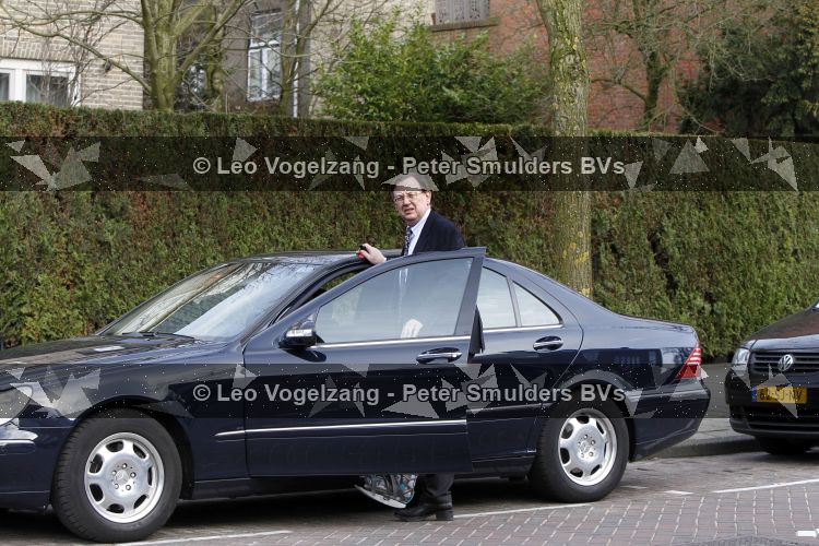 Amsterdam 27 maart 2010
Noud Wellink stapt in zijn auto met voet in brace.
Peter Smulders bv