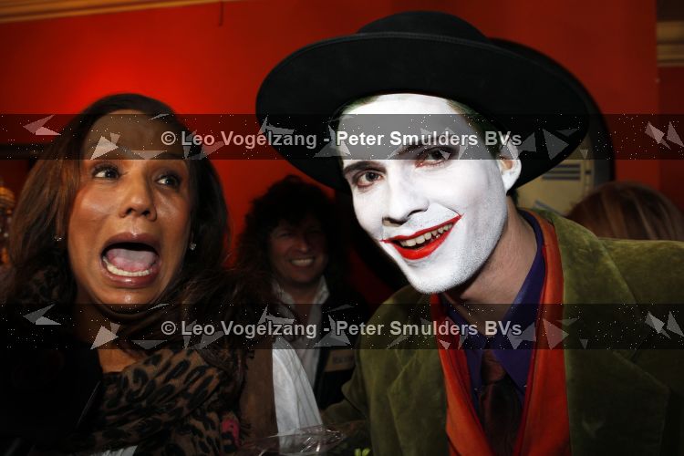 Amsterdam 28 maart 2010
Surprise feestje voor Patty Brard haar 55e verjaardag bij borrelbar. Patty Brard met The Joker
Peter Smulders bv