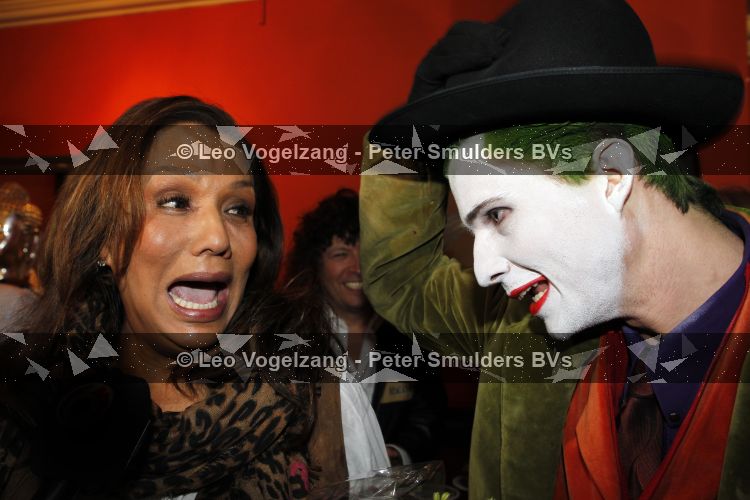 Amsterdam 28 maart 2010
Surprise feestje voor Patty Brard haar 55e verjaardag bij borrelbar. Patty Brard met The Joker
Peter Smulders bv