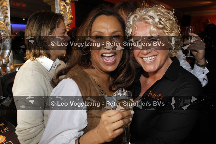 Amsterdam 28 maart 2010
Surprise feestje voor Patty Brard haar 55e verjaardag bij borrelbar. Patty met Francis
Peter Smulders bv