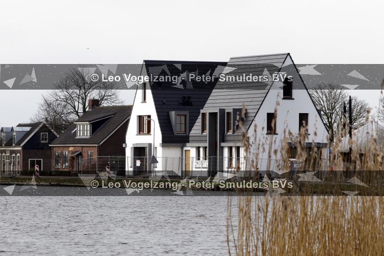 Ouderkerk aan de Amstel 30 maart 2010
Het nieuwe huis van Patty Brard aan de amstel is bijna klaar.
Peter Smulders bv