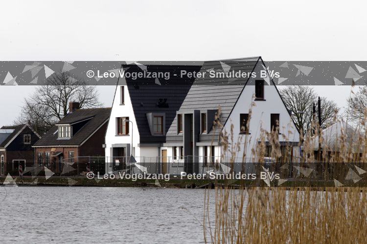 Ouderkerk aan de Amstel 30 maart 2010
Het nieuwe huis van Patty Brard aan de amstel is bijna klaar.
Peter Smulders bv