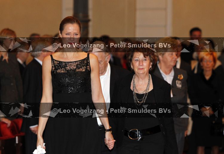 Amsterdam 22 januari 2010
Herdenkingsdienst Edgar Vos in het concertgebouw. Pauline Huizinga Mol en Michiel en Paul
Peter Smulders bv