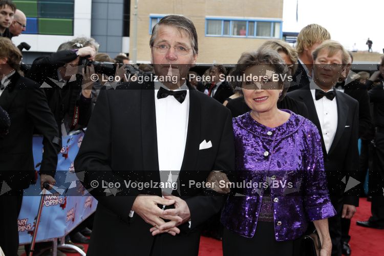 Scheveningen 11 april 2010
Premiere Mary Poppins in het circustheater. Piet Hein Donner met vrouw
Peter Smulders bv