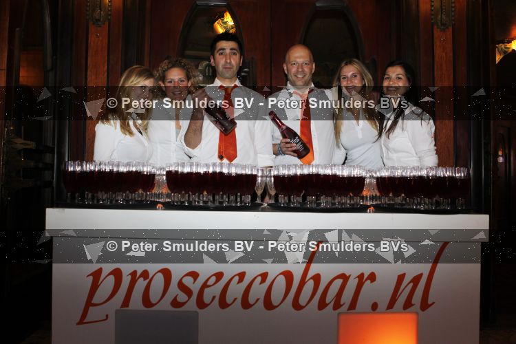 Amsterdam 24 maart 2010
Premiere first mission in Tuschinski. Prosceco bar
Peter Smulders bv
