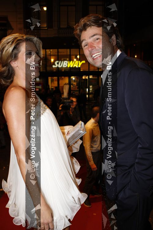Amsterdam 16 november 2009
Premiere komt een vrouw bij de dochter in Tuschinski. Reinout en Danielle Oerlemans
Peter Smulders bv