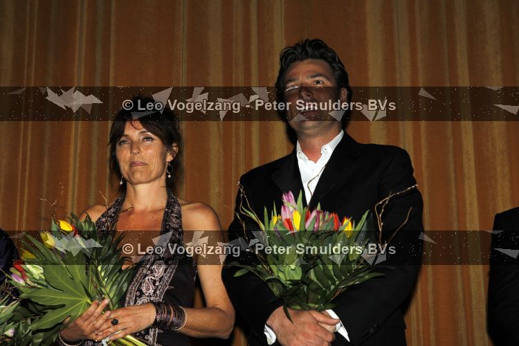 Amsterdam 12 april 2010
Premiere de gelukkige huisvrouw in Tuschinski. Matthijs v Nieuwkerk met Reinout Oerlemans
Peter Smulders bv