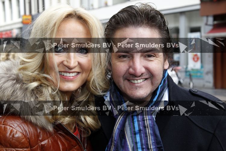 Amsterdam 14 maart 2010
Prtemiere nanny Mc Fee in tuschinski. Rene en Natasja Froger met hun kinderen Maxim Didier en Danny en vrienden en vriendinnen
Peter Smulders bv
