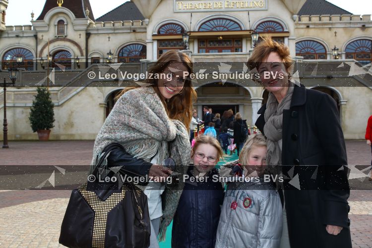 Kaatsheuvel 17 Maart 2010
Efteling, Sprookjesboomfeest met BN-ers
Renee Vervoorn met dochter en moeder
Foto Peter Smulders BV