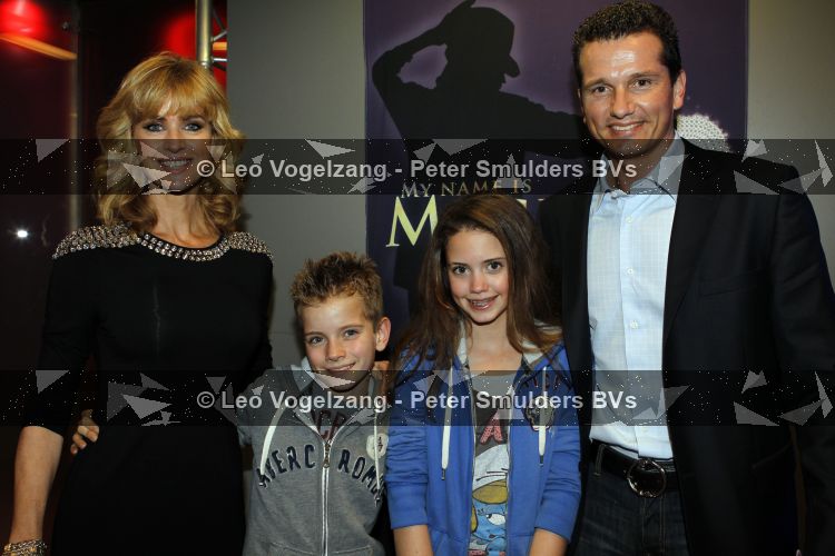 Amsterdam 26 maart 2010
Premiere Michael jackson in de heineken music hall. Richard Krajicek met Alec en Emma en Daphne Deckers
Peter Smulders bv