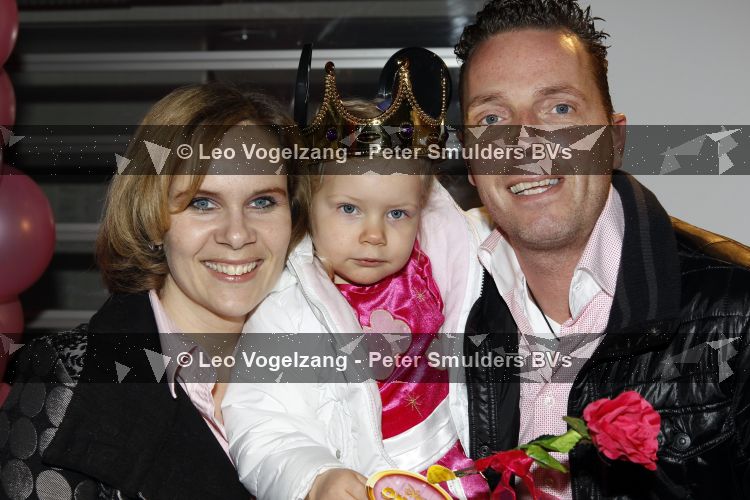 Amsterdam 1 april 2010
Premiere disney on ice in de rai. Rob geus met vrouw en dochter
Peter Smulders bv