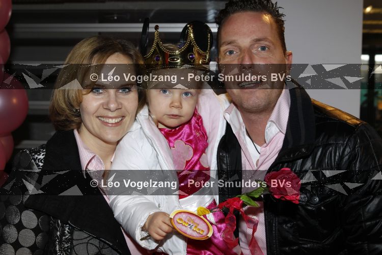 Amsterdam 1 april 2010
Premiere disney on ice in de rai. Rob geus met vrouw en dochter
Peter Smulders bv