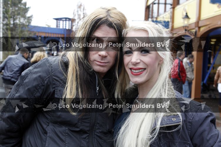 Harderwijk 20 maart 2010
Premiere show in het dolfinarium. Robby Valentine met vriendin....
Peter Smulders bv