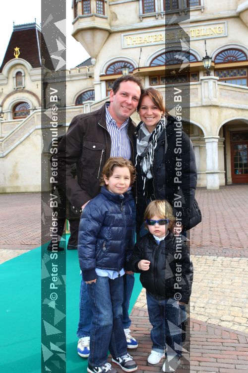 Kaatsheuvel 17 Maart 2010
Efteling, Sprookjesboomfeest met BN-ers
Robert Leroy met gezin
Foto Peter Smulders BV