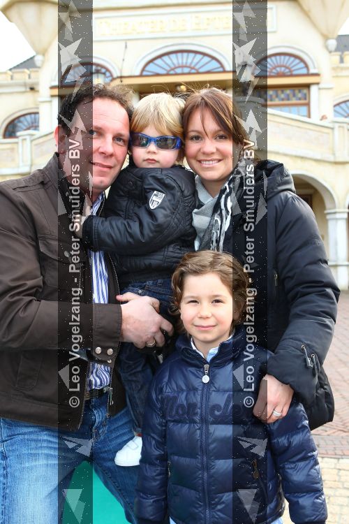 Kaatsheuvel 17 Maart 2010
Efteling, Sprookjesboomfeest met BN-ers
Robert Leroy met gezin
Foto Peter Smulders BV