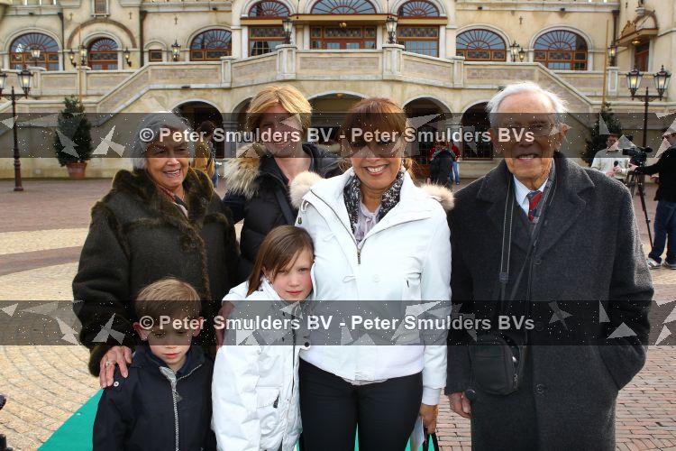 Kaatsheuvel 17 Maart 2010
Efteling, Sprookjesboomfeest met BN-ers
Sandra Reemer met haar ouders
Foto Peter Smulders BV