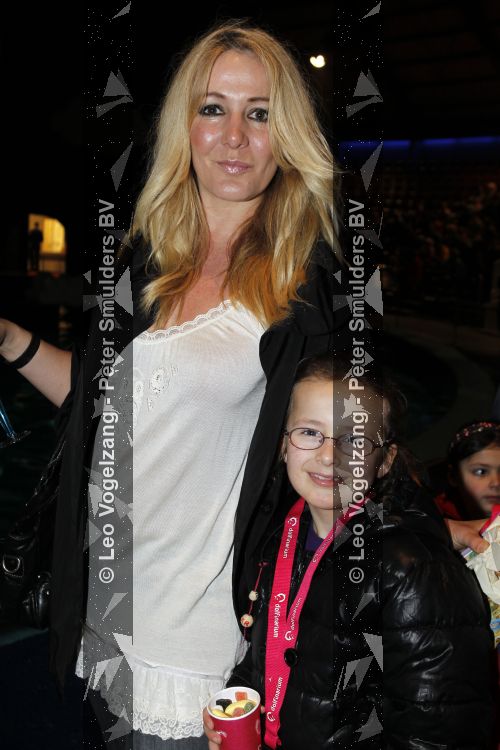 Harderwijk 20 maart 2010
Premiere show in het dolfinarium. Sittah met dochter
Peter Smulders bv