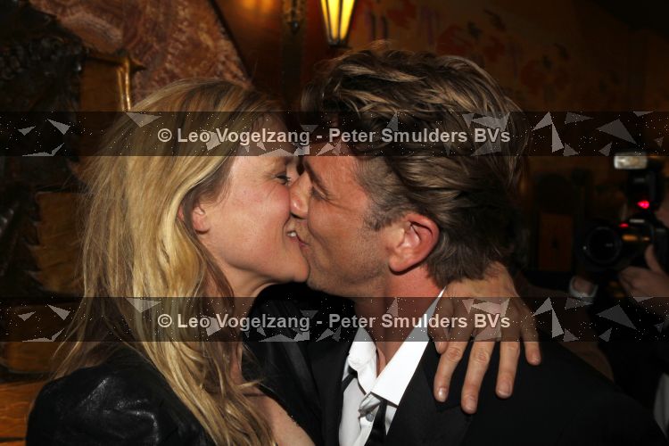 Amsterdam 12 april 2010
Premiere de gelukkige huisvrouw in Tuschinski. Waldemar Torenstra en Sophie Hilbrand
Peter Smulders bv