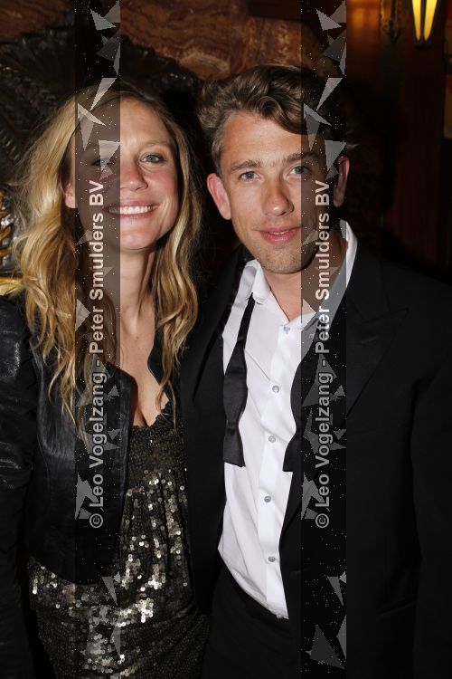 Amsterdam 12 april 2010
Premiere de gelukkige huisvrouw in Tuschinski. Waldemar Torenstra en Sophie Hilbrand
Peter Smulders bv