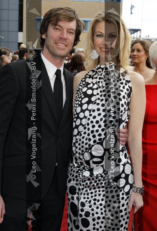 Scheveningen 11 april 2010
Premiere Mary Poppins in het circustheater. Susan Smit met vriend
Peter Smulders bv