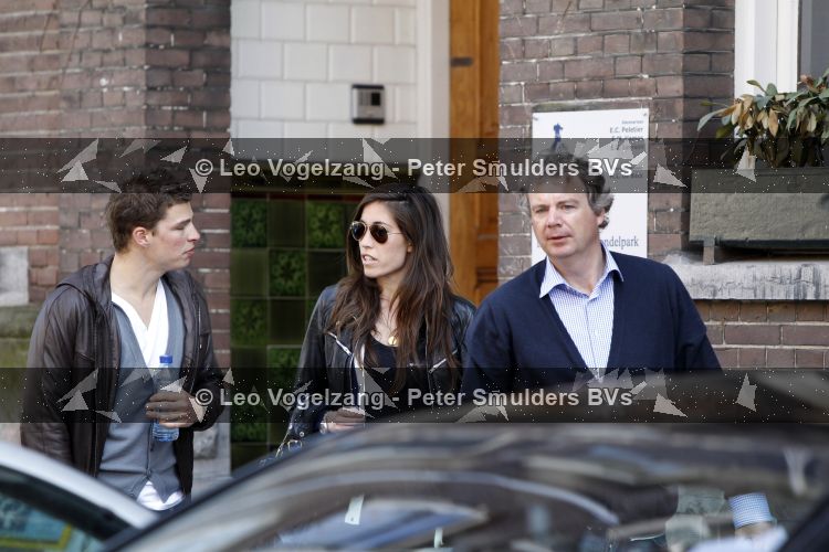 Amsterdam 12 april 2010
Sven Kramer en Naomi v As op huizenjacht in amsterdam zuid.
Peter Smulders bv
