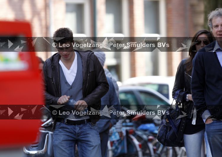 Amsterdam 12 april 2010
Sven Kramer en Naomi v As op huizenjacht in amsterdam zuid.
Peter Smulders bv