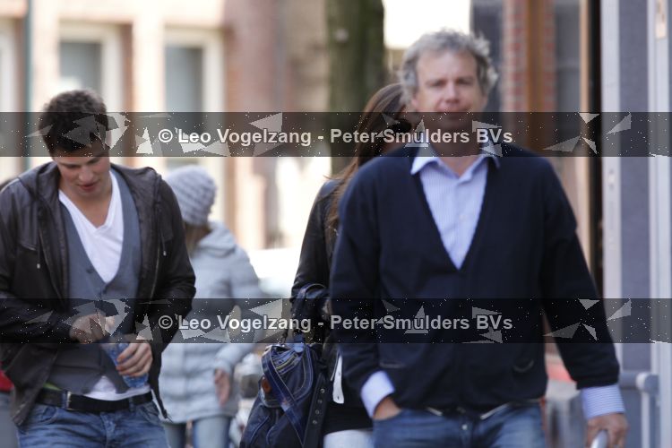Amsterdam 12 april 2010
Sven Kramer en Naomi v As op huizenjacht in amsterdam zuid.
Peter Smulders bv