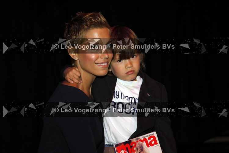 Amsterdam 14 april 2010
Mama van het jaar verkiezing in hotel arena. Sylvie v d Vaart met zoontje Damian
Peter Smulders bv