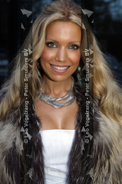 Hillegom 20 maart 2010
Modeshow dani bles. Sylvie v d Vaart met schoonmoeder
Peter Smulders bv