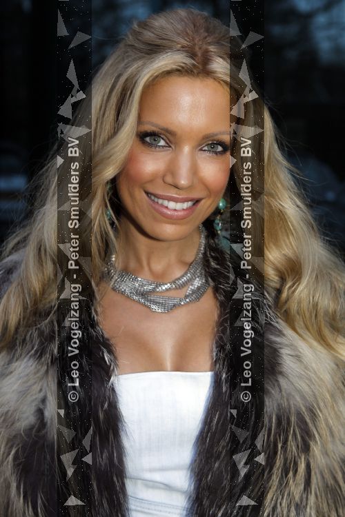 Hillegom 20 maart 2010
Modeshow dani bles. Sylvie v d Vaart met schoonmoeder
Peter Smulders bv