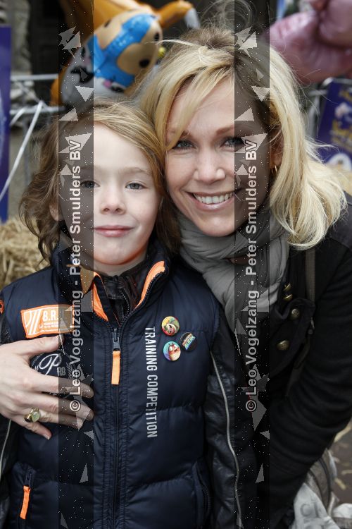 Amsterdam 14 maart 2010
Prtemiere nanny Mc Fee in tuschinski. Tanja Jess met zoon Billy
Peter Smulders bv