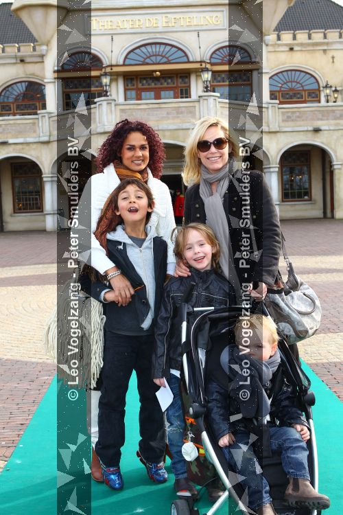 Kaatsheuvel 17 Maart 2010
Efteling, Sprookjesboomfeest met BN-ers
Chimene v Oosterhout met zoontje en Tanja Jess met haar zoontjes
Foto Peter Smulders BV