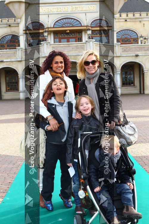 Kaatsheuvel 17 Maart 2010
Efteling, Sprookjesboomfeest met BN-ers
Chimene v Oosterhout met zoontje en Tanja Jess met haar zoontjes
Foto Peter Smulders BV