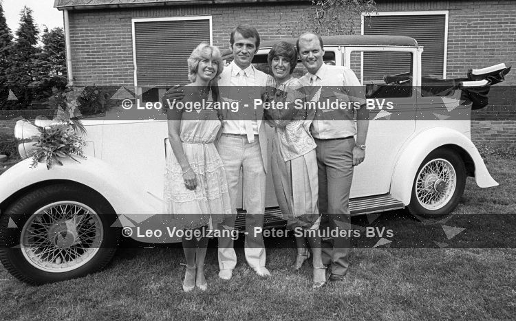 Westerhoven, 1982
Trea Dobbs voor de tweede maal getrouwd met Theo Walraven
Het huwelijk duurde slechts enkele maanden.
Verder op de foto, getuige Willeke Alberti en journalist Ben Holthuis