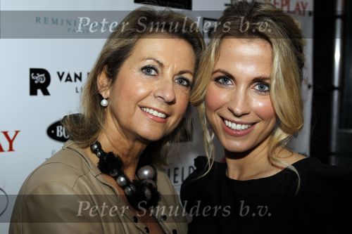 Hillegom 20 maart 2010
Modeshow dani bles. Vivian Ewbank met haar moeder Maddy
Peter Smulders bv