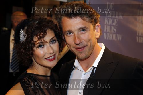 Amsterdam 12 april 2010
Premiere de gelukkige huisvrouw in Tuschinski. cast oa Waldemar Torenstra Carice v Houten Antoinette Beumer en schrijfster Heleen v Royen
Peter Smulders bv
