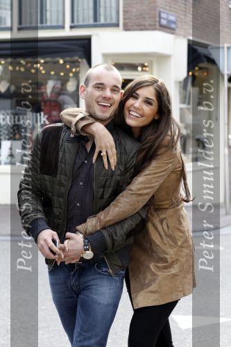 Amsterdam 17 maart 2010
Wesley Sneijder en Yolanthe Cabau v Kasbergen gaan in ondertrouw op het gemeentehuis van Amsterdam. Beide moeders zijn erbij aanwezig.
Peter Smulders bv
