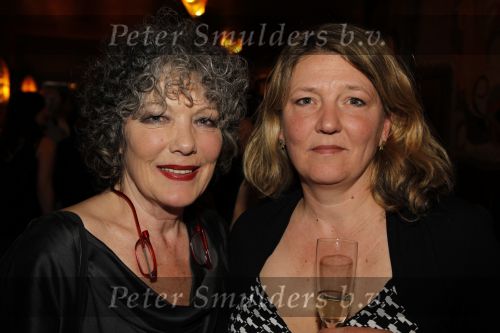 Amsterdam 12 april 2010
Premiere de gelukkige huisvrouw in Tuschinski.Willeke v Ammelrooy met dochter
Peter Smulders bv