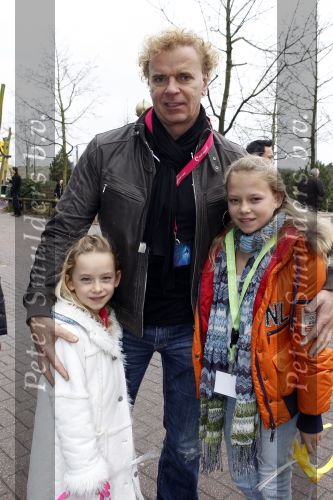 Harderwijk 20 maart 2010
Premiere show in het dolfinarium. Wino Omtzigt met Romy en Jackie
Peter Smulders bv
