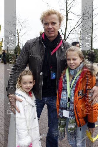 Harderwijk 20 maart 2010
Premiere show in het dolfinarium. Wino Omtzigt met Romy en Jackie
Peter Smulders bv