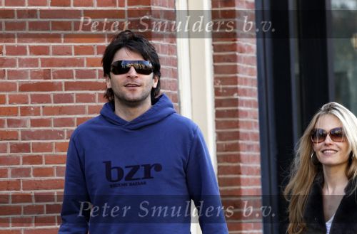 Amsterdam 12 april 2010
Xander de Buisonje en zijn vriendin Sophie aan het winkelen.
Peter Smulders bv