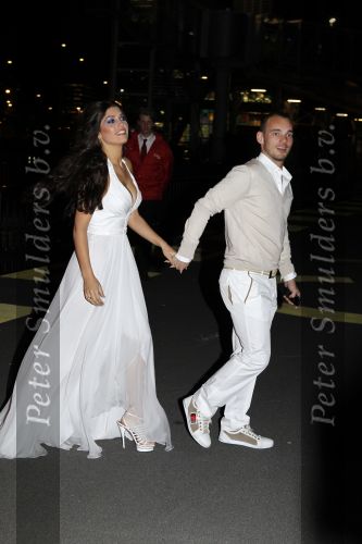 Amsterdam 18 maart 2010
Wesley Sneijders heeft voor zijn vrouw Yolanthe Cabau v Kasbergen een surprise feest georganiseerd voor haar 25 e verjaardag op de supperclub boot. Ze slapen in het Amstel hotel.
Peter Smulders bv