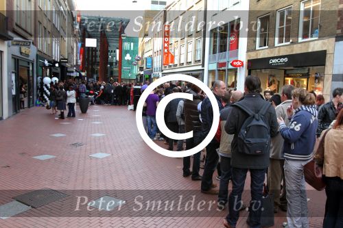 Eindhoven, 25 Maart 2011
Honderden mensen staan in de rij bij Amac voor de nieuwste Apple ipad 2